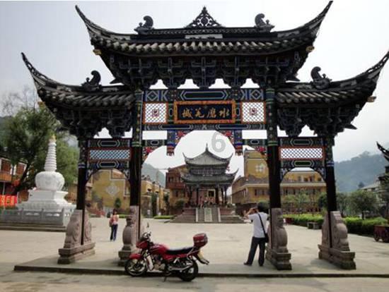 许娇容靠李公甫养大弟弟又养侄子,为啥却没人说她是伏地魔?
